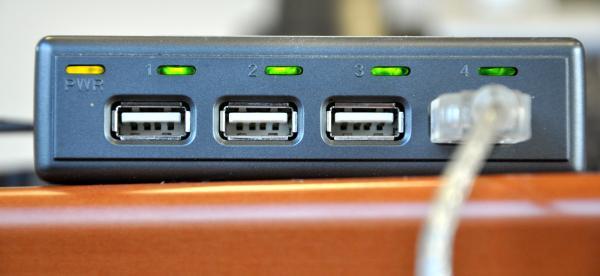 Zu sehen ist das Beitragsbild 1 zum Beitrag: USB-Hub und Latenz